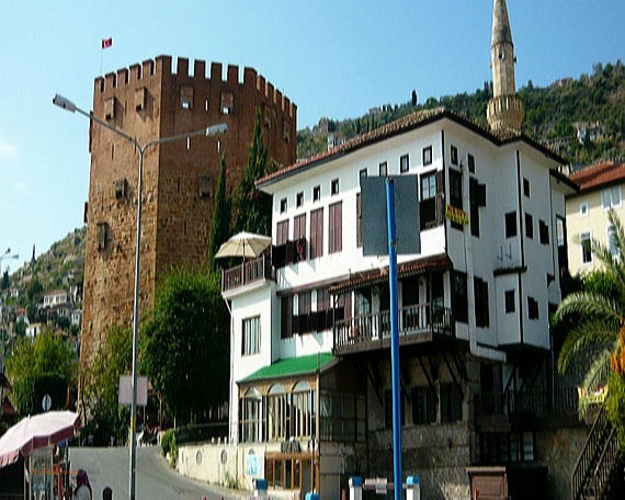 Roter Turm in Alanya, Türkische Riviera, Türkei ( Urlaub, Reisen, Lastminute-Reisen, Pauschalreisen )