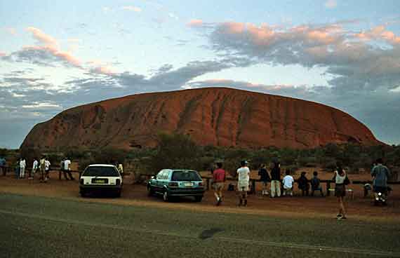 Australien, Ayers Rock in der Nähe von Alice Springs ( Urlaub, Reisen, Lastminute-Reisen, Pauschalreisen )