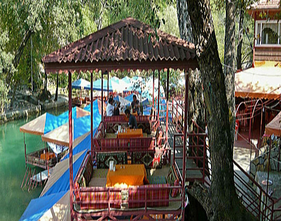 Taurus-Gebirge -Dim Bach (Picknickplatz) bei Alanya, Türkische Riviera, Türkei ( Urlaub, Reisen, Lastminute-Reisen, Pauschalreisen )